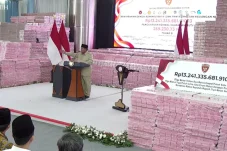 Satgas PKH Serahkan Denda Rp 13,24 Triliun dari Penertiban Hutan, Prabowo Singgung Perlawanan