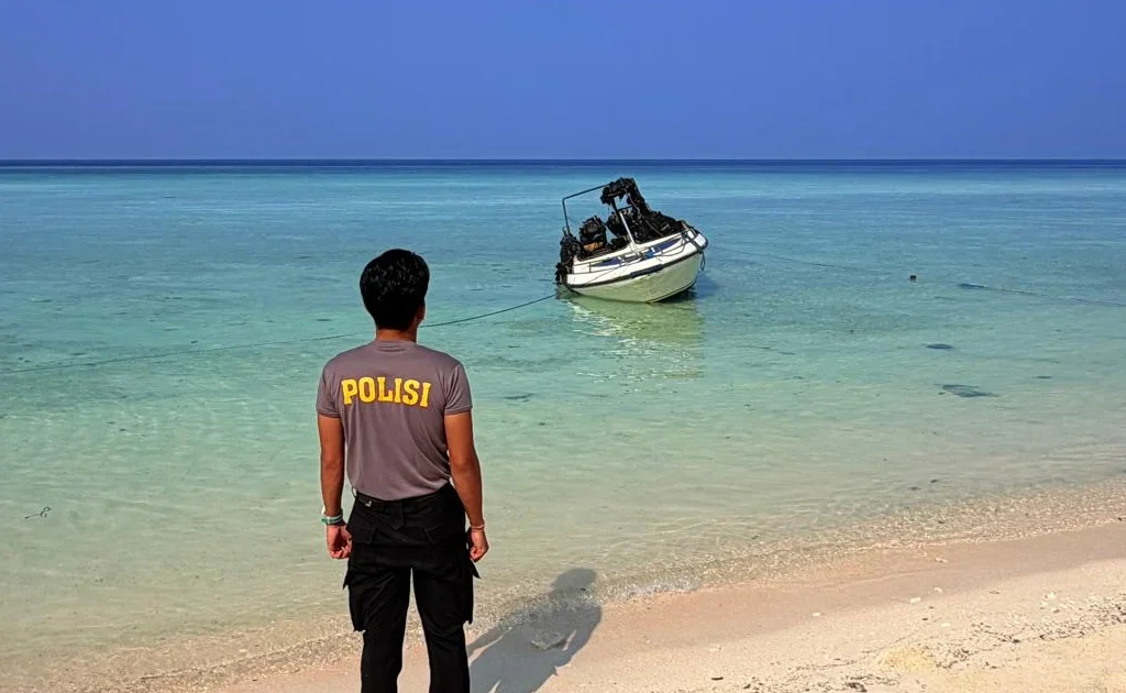 Kondisi speedboat Naura usai meledak dan terbakar di Maratua, Berau Jumat (2/10/2026).(Ist)