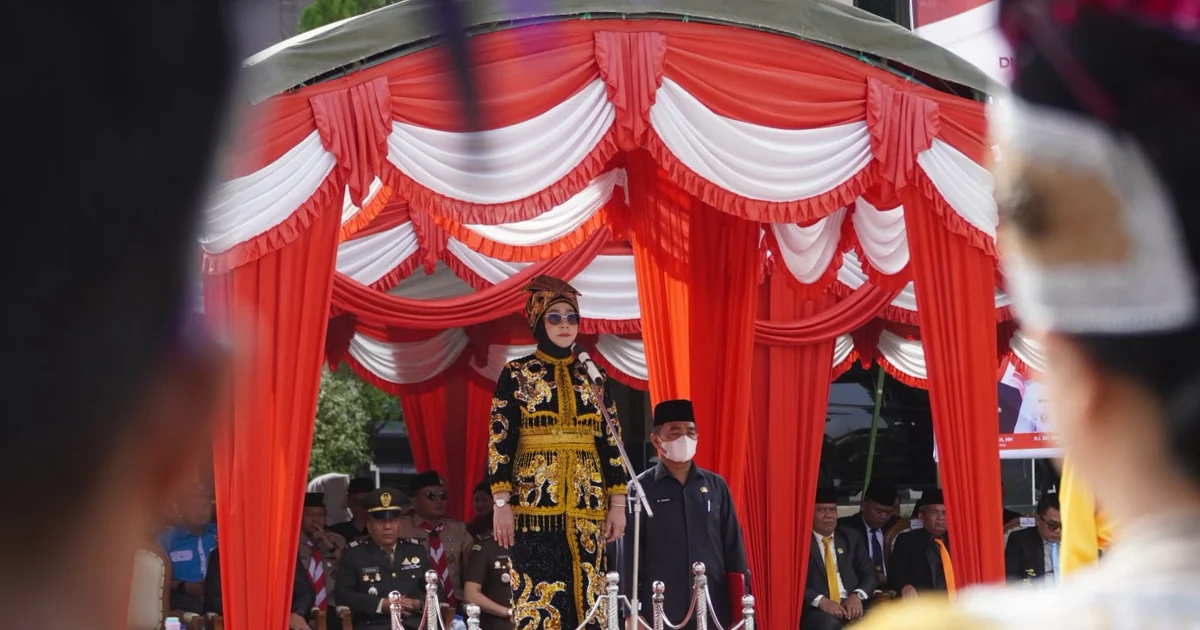 Bupati Berau Sri Juniarsih saat memimpin upacara peringatan Sumpah Pemuda (Ist)