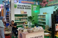 UMKM Biduk-biduk Pamerkan Produk Unggulan: Ada Bontarik hingga Keripik Singkong